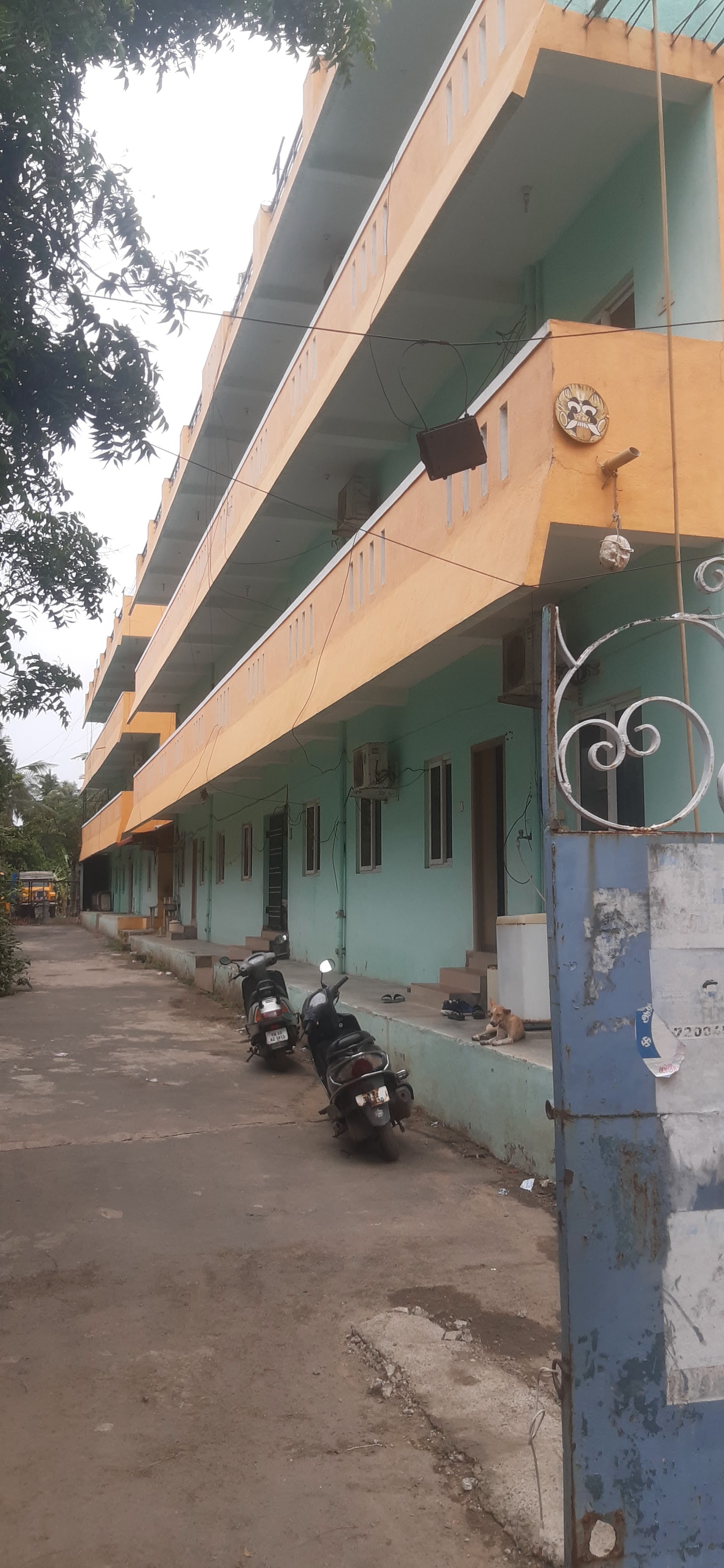 KNR SHEEBAS DELUXE LADIES HOSTEL