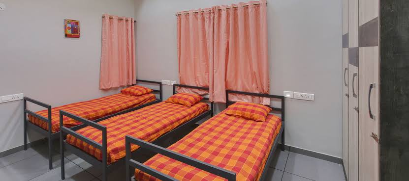 Jeni Ladies Women's PG Hostel