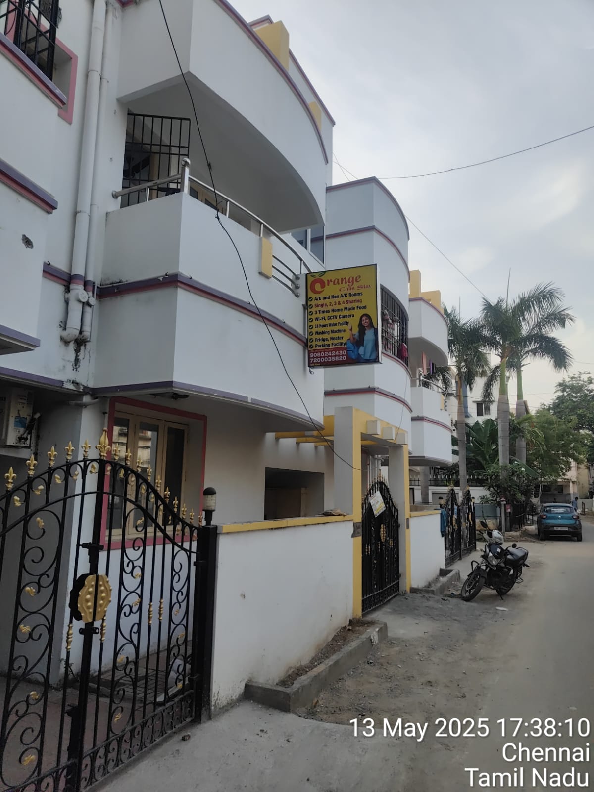 ORANGE CALM STAY LADIES HOSTEL