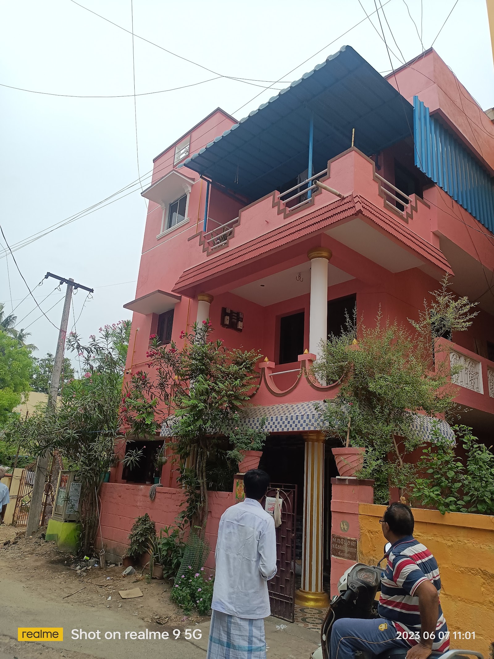 MAHI GRAND PG FOR GENTS